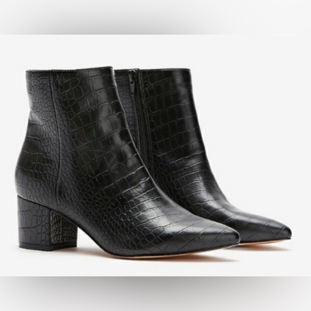 Women’s Express croc ankle boots in Black, size 9